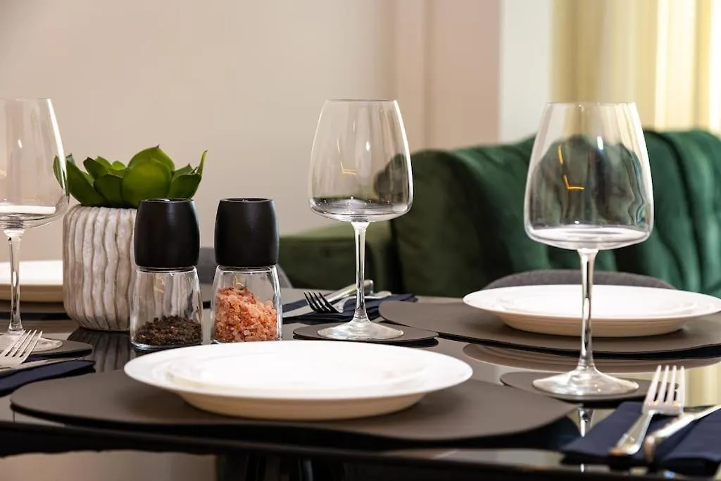 Olive Green Designer Apartment Plovdiv
